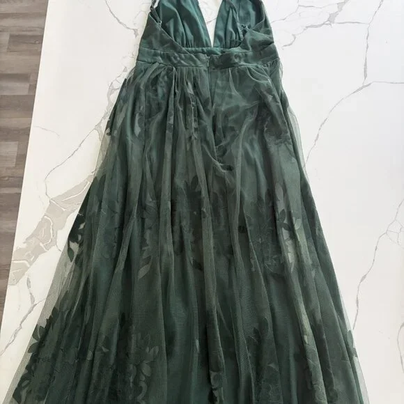 Formal Dress - Picture 2 of 3